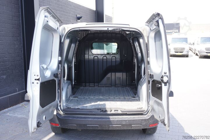 Stationwagen met hoog dak Renault Express 1.3 TCe 100PK Benzine EURO 6 - Airco - ...