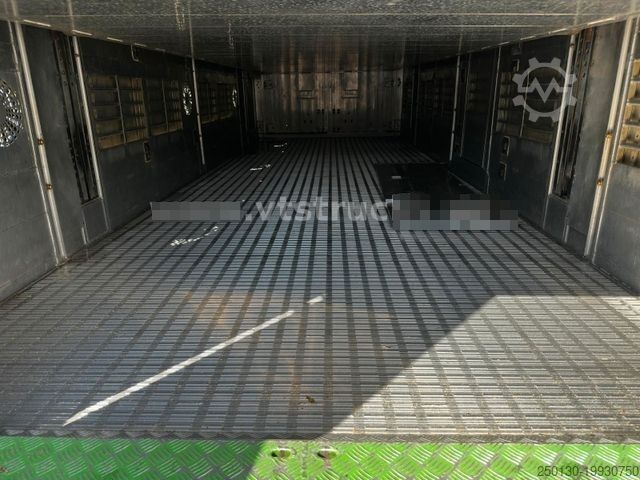 Причіп для перевезення коней Finkl FINKL VA18 3.Stock Viehanhänger, Hubdach