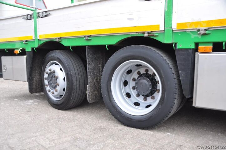 लोडिंग प्लेटफार्म Renault D 6x2 320PK OPEN-LAADBAK 90.528km