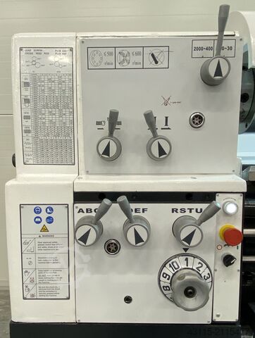 เครื่องกลึงศูนย์ ToRen C 6246E x 1500