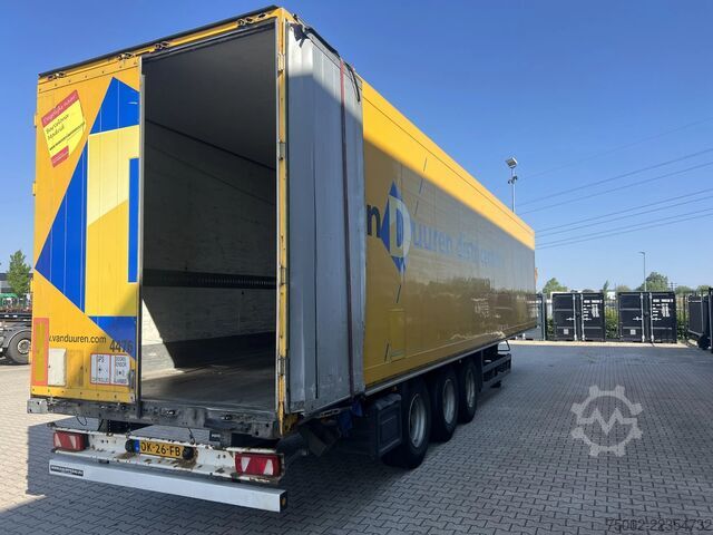 Schiebeplanen Schmitz Cargobull SKO 24 Zijwanden / SAF trommelremmen / gegalvan...