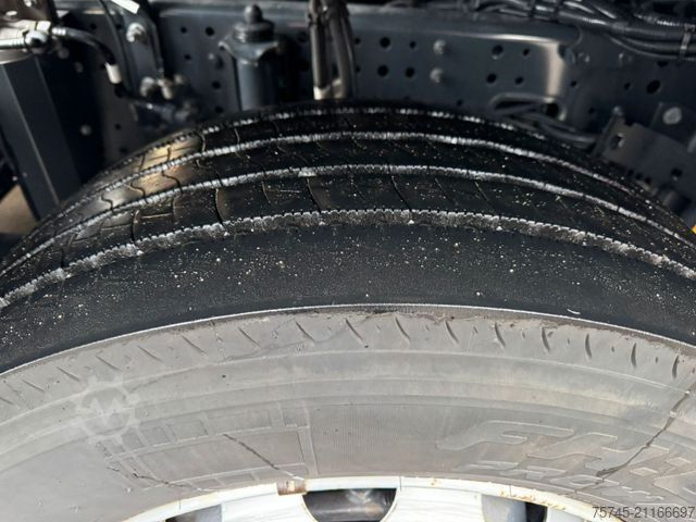 Ciągnik siodłowy typu volume IVECO S-WAY 530 * RETARDER * 2 X TANK * MIT AUFLIEGER