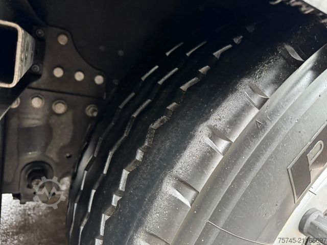 Ciągnik siodłowy typu volume IVECO S-WAY 530 * RETARDER * 2 X TANK * MIT AUFLIEGER