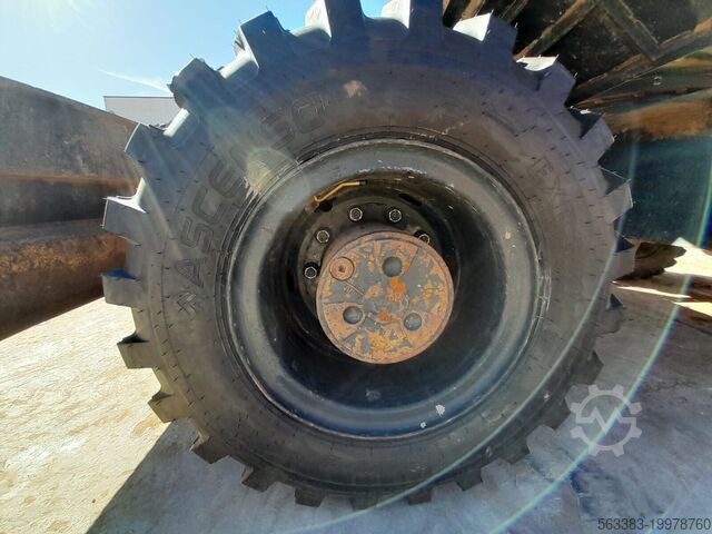 Wheel excavator Hyundai HW180