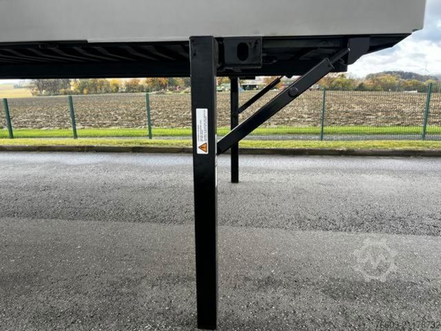 可更换车身挂车 KRONE Wechselkoffer Heck Alu.- Rolltor