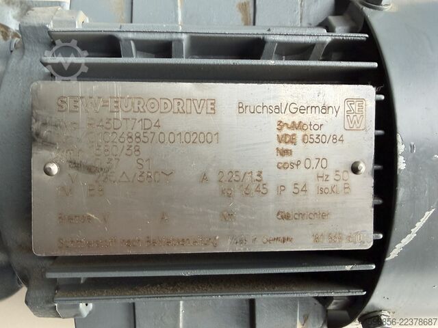  SEW-EURODRIVE R45DT71D4 Motoreduktor 0,37 kW 1380 obr./min SEW-EURODRIVE R45DT71D4 Motoreduktor 0,37 kW 1380 obr./min
