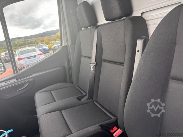 Skriňová dodávka MERCEDES-BENZ Sprinter 317 CDI 4325 Koffer LBW Klima Kamera