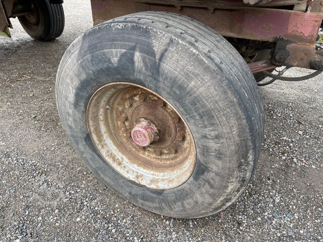 Kamion vetësbërëshkues DKP 18