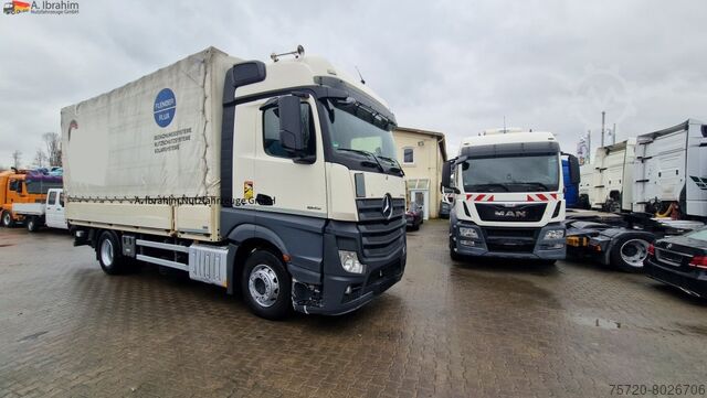 Camião plataforma com lona Mercedes-Benz 1845 Retarder Klima, Kühlschrank Edscha, Retarder, LBW, Zustand gut