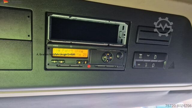 Camião plataforma com lona Mercedes-Benz 1845 Retarder Klima, Kühlschrank Edscha, Retarder, LBW, Zustand gut