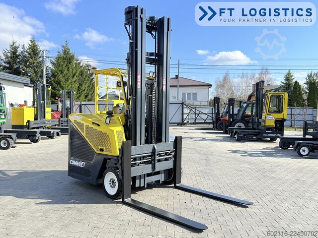 Carrello elevatore a 4 direzioni Combilift CB4500 GAS TRIPLEX 6400 FORK POSITIONER