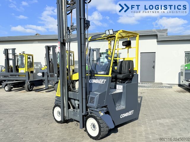 Carrello elevatore a 4 direzioni Combilift CB4500 GAS TRIPLEX 6400 FORK POSITIONER