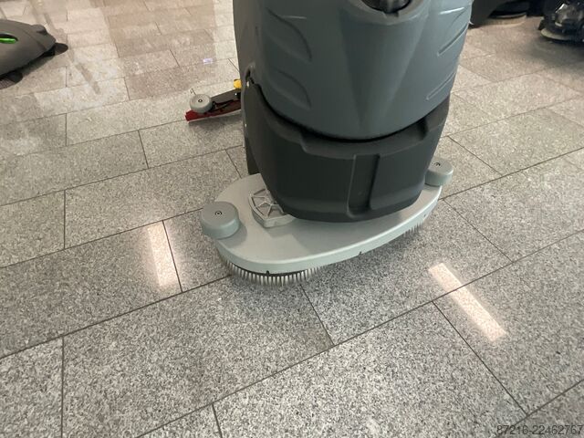 Fregadora secadora Cleancraft SSM 700