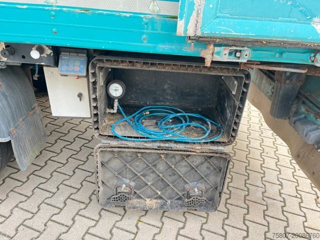 Auflieger mit Walkingfloor REISCH Walkingfloor BPW-Achsen Verzurrösen LED