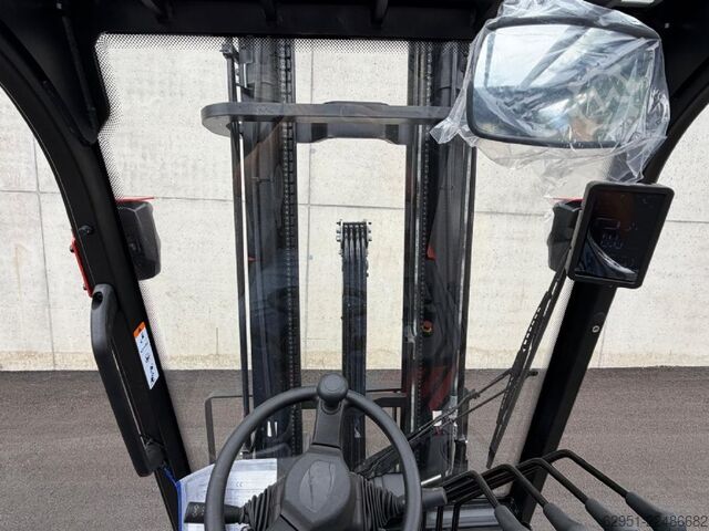 Elektrikli 4 tekerlekli forklift EP EFL 183 LI ION