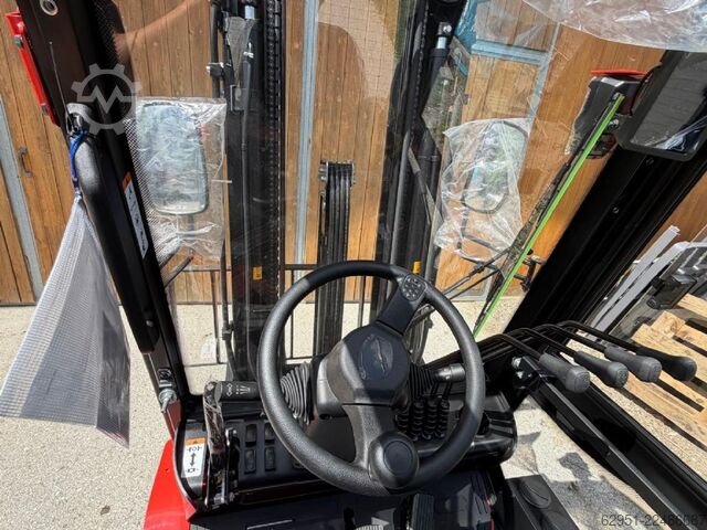 Elektrikli 4 tekerlekli forklift EP EFL 183 LI ION