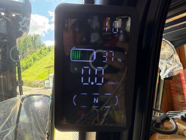 Elektrikli 4 tekerlekli forklift EP EFL 183 LI ION