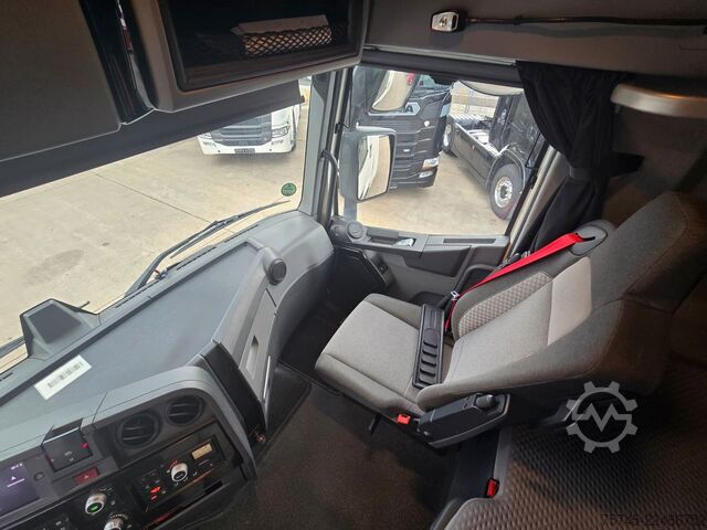 Tractor estándar RENAULT T 520 * ACC * KLIMAAUT. * SPURHALTE *