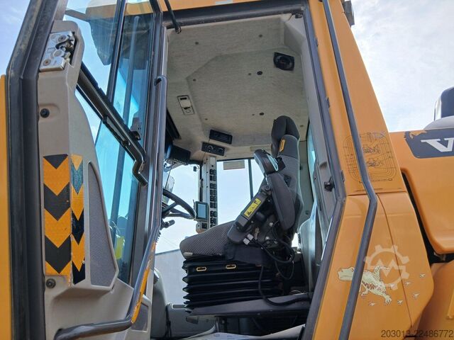 Hjólhleðsluvél VOLVO L180H Radlader 29,7 t *Waage *12.069 h