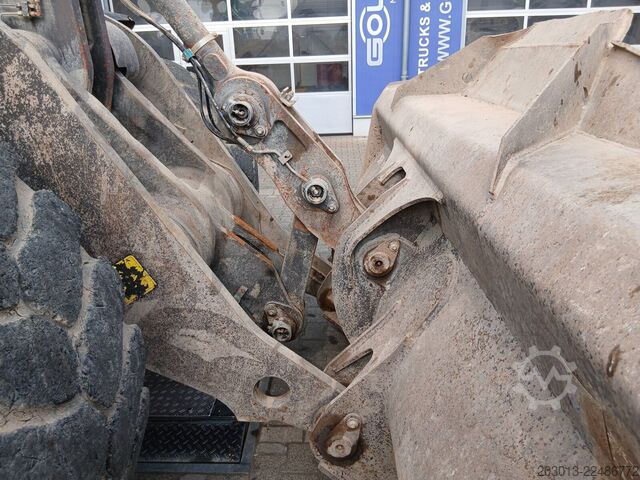 Hjólhleðsluvél VOLVO L180H Radlader 29,7 t *Waage *12.069 h