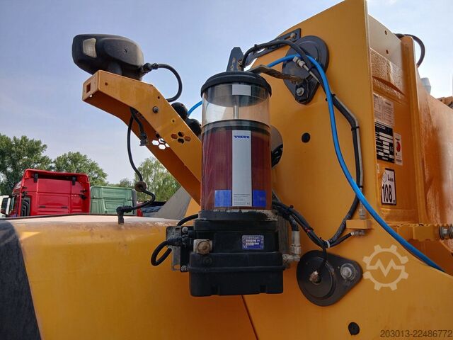 Hjólhleðsluvél VOLVO L180H Radlader 29,7 t *Waage *12.069 h