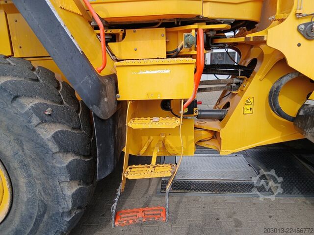 Hjólhleðsluvél VOLVO L180H Radlader 29,7 t *Waage *12.069 h