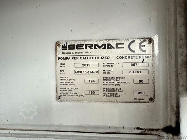 Steypu dæluvagn MERCEDES-BENZ AROCS 4451 8x4 EURO 6 Betonpumpe SERMAC 5RZ51