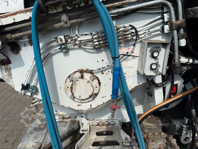 Steypu dæluvagn MERCEDES-BENZ AROCS 4451 8x4 EURO 6 Betonpumpe SERMAC 5RZ51
