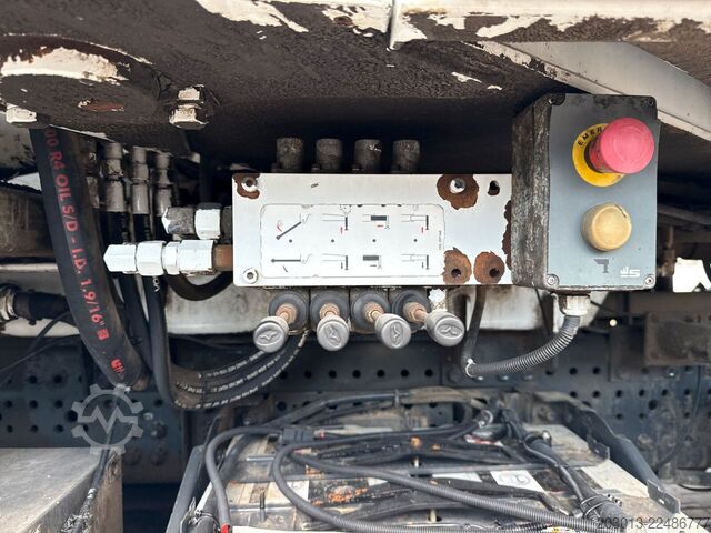 Steypu dæluvagn MERCEDES-BENZ AROCS 4451 8x4 EURO 6 Betonpumpe SERMAC 5RZ51