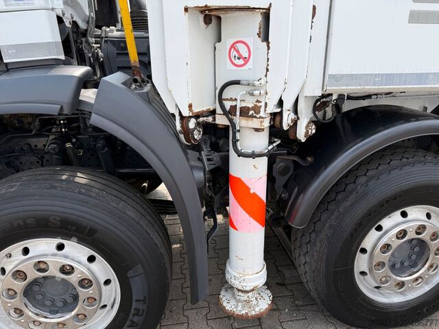 Steypu dæluvagn MERCEDES-BENZ AROCS 4451 8x4 EURO 6 Betonpumpe SERMAC 5RZ51
