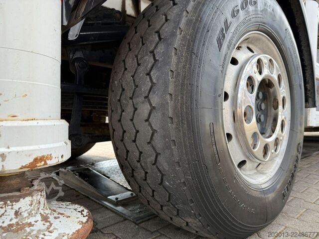 Steypu dæluvagn MERCEDES-BENZ AROCS 4451 8x4 EURO 6 Betonpumpe SERMAC 5RZ51