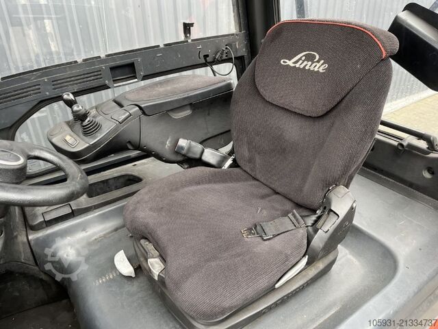 Elektryczny wózek widłowy 4-kołowy Linde E30L-01