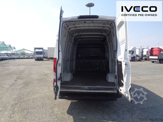 Fourgon tôlé IVECO 35S14