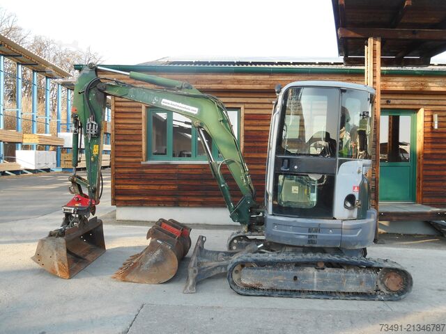 Mini excavator New Holland E39B-SR ( 3.900kg ) 4 Löffel