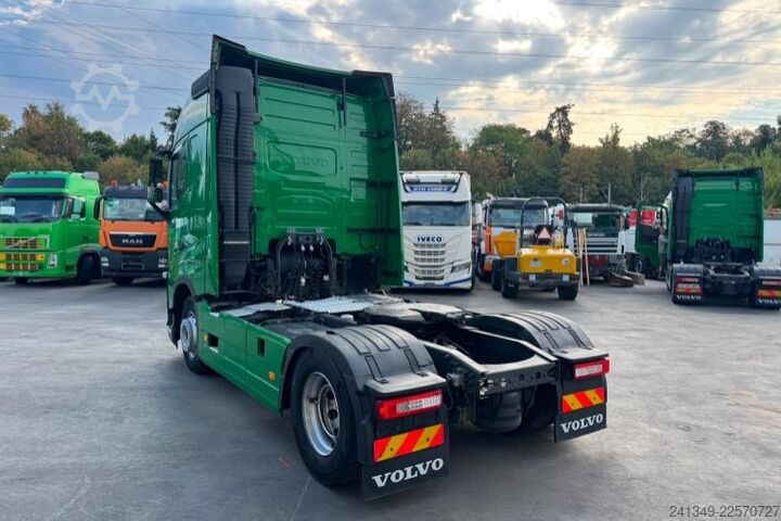 Standard tractor unit VOLVO FH-420 4x2