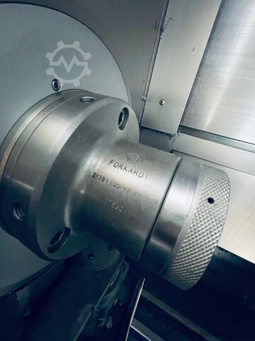 Centro de torneamento e fresagem CNC Okuma LB200