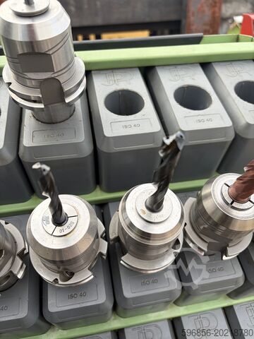 Mbajtës mjetesh SK40 DIN 69871 AD/B me tule shtrënguese – diapazoni Ø1–20 mm Oprawka narzędziowa SK40 DIN 69871 AD/B z tuleją zaciskową – zakres Ø1–20 mm Oprawka narzędziowa SK40 DIN 69871 AD/B z tuleją zaciskową – zakres Ø1–20 mm