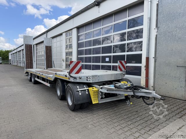 Remolque de plataforma baja Möslein TA4 Schwebheim  4 Achs Tiefladeranhänger, Neuwertig