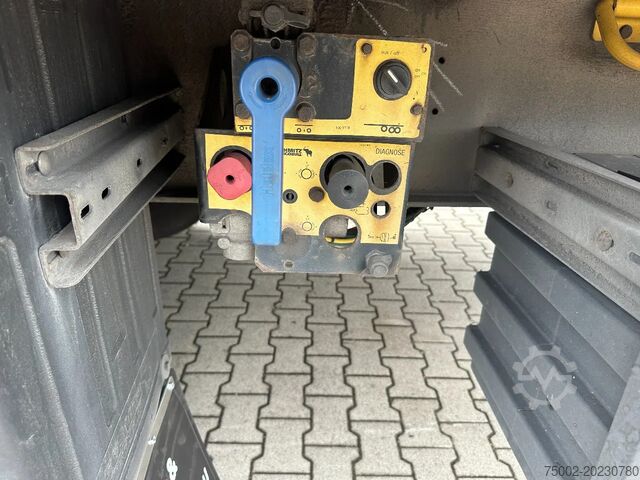 Skyvbare presenninger Schmitz Cargobull discbrakes, 2x liftaxle, galvanized, Int. heigh...
