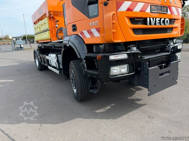 Camión portacontenedores de gancho IVECO Trakker 330 4x4 Marrel Winterdienst