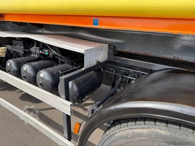 Camión portacontenedores de gancho IVECO Trakker 330 4x4 Marrel Winterdienst
