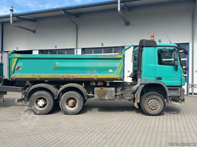 Pašizgāzējs kravas automašīna MERCEDES-BENZ Actros 3344 AK 6x6 Allrad Meiller Bordmatik Klim