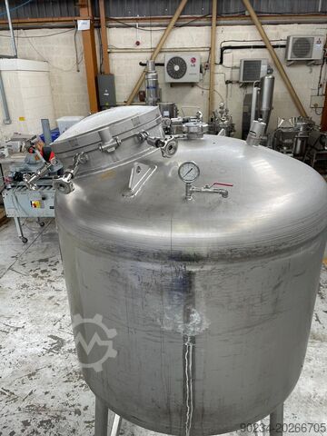 1,370 Litre Stainless Services Ltd 316L Stainless Steel Vertical Storage Tank, STAINLESS SERVICES LTD. 1,370 Litre
