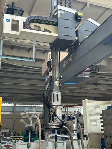 Máy ép phun nhựa ENGEL Victory 2550/350 Tech mit dem Roboter En