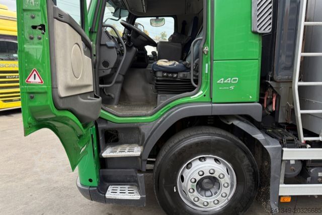Spezial-LKW VOLVO FM-440 6x2 Getreidekipper