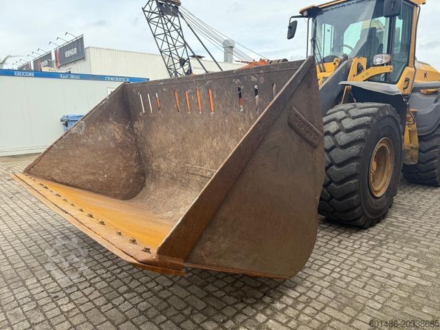 Carregadora de rodas VOLVO L 120 H