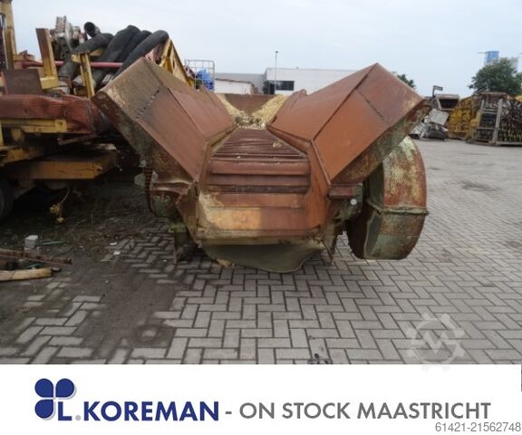 Jekleni ploščni transporter z lijakom ABM / Bergeaud  Steel Apron Conveyor with Hopper ABM / Bergeaud