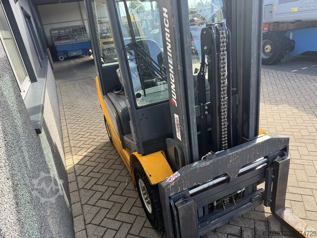 يونجهاينريش DFG425S دوبلو 435 فريلِفت، سايدشيفت، مُعدِّل الشوكات، 6400 ساعة، سنة الصنع 2012 JUNGHEINRICH DFG425S duplo435 freelift sideshift vorkversteller 6400uur 2012