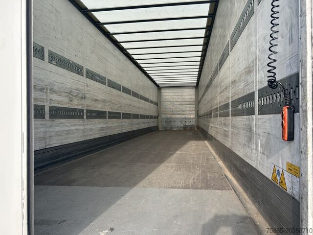Walizka Schmitz Cargobull SCB S3B / Box / Loadlift / 2x Liftas / APK 03-26