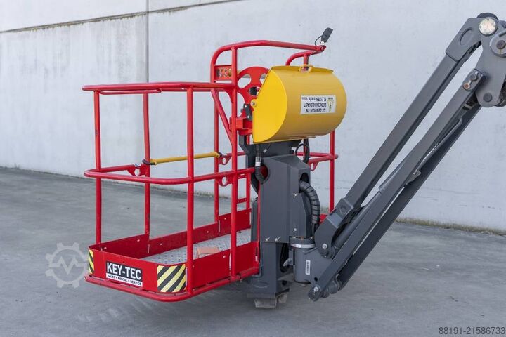 Nivelletty teleskooppinen työtaso Magni HAB 16 RT